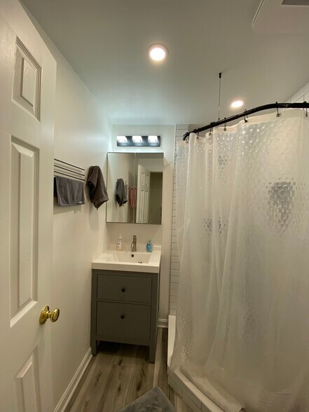 Building Photo - 1327 Belmont St NW