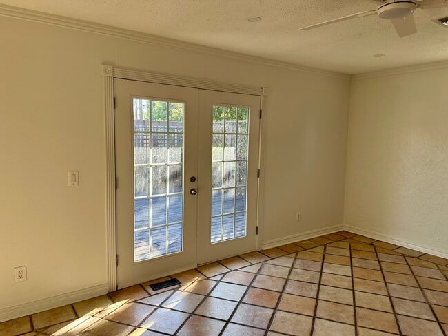 Building Photo - 6520 Grove