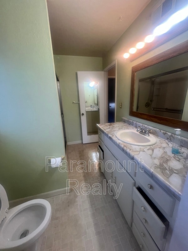 Building Photo - 7698 Redbud Ct