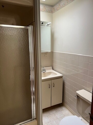 Building Photo - 5406 N Lovejoy Ave