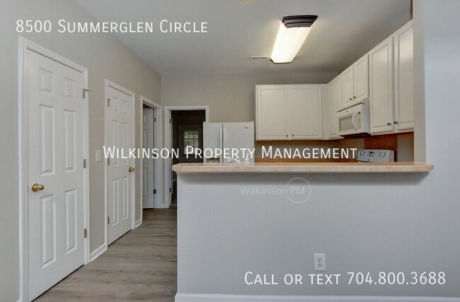 Building Photo - 8500 Summer Glen Cir
