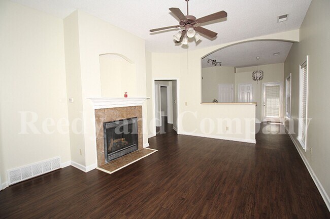 Building Photo - 7063 Parkbrook Ln