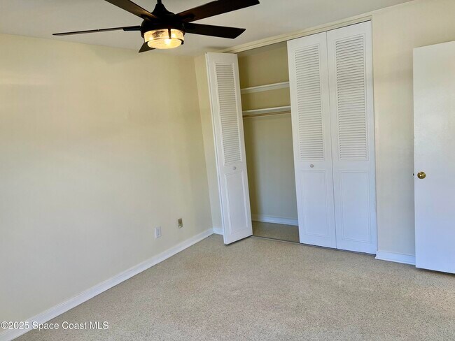 Building Photo - 931 Palm Springs Blvd