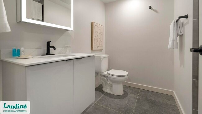 Building Photo - 2009 N Howard St