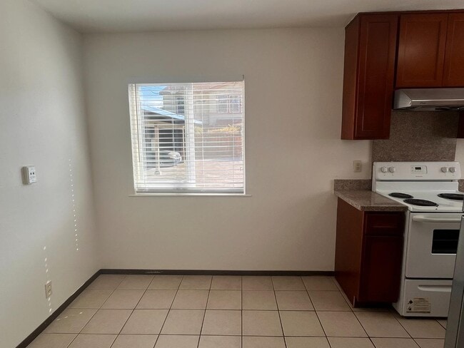 Building Photo - 1564 Quebec Ct