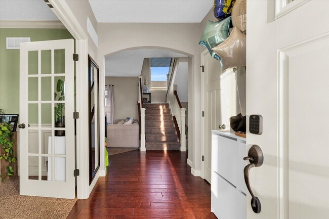 Building Photo - 2 story 4 bedroom 3.5 bath