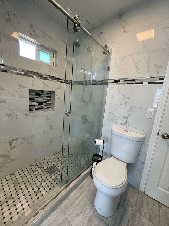 Building Photo - Nor Cal Realty, Inc - 1 bedroom 1 bath house