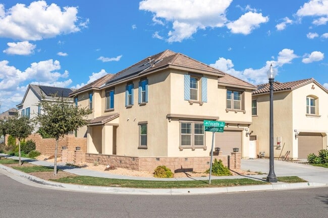 Building Photo - 3915 E Fincastle St