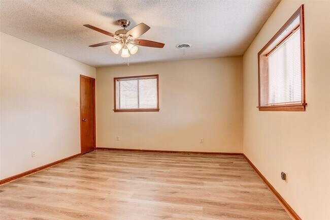 Building Photo - 111 Templeton Rd