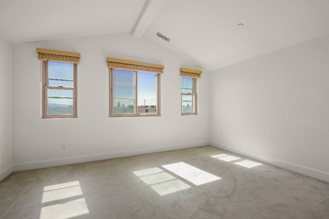 Building Photo - 599 Ginkgo Terrace