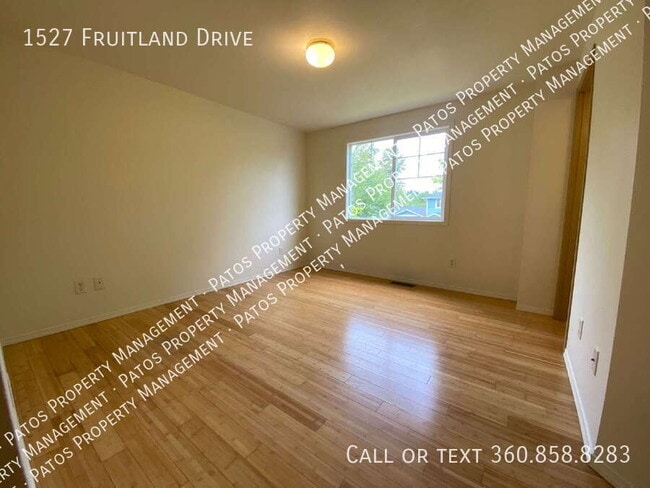 Building Photo - 1527 Fruitland Dr