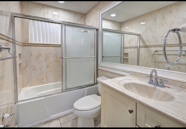 Building Photo - 2933 NW 48th St