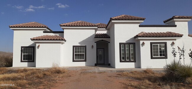 Primary Photo - 5466 Buffalo Creek Dr