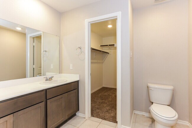 Building Photo - 980 Alton Dr