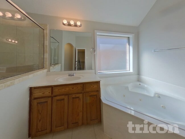 Building Photo - 129 Muirfield Dr