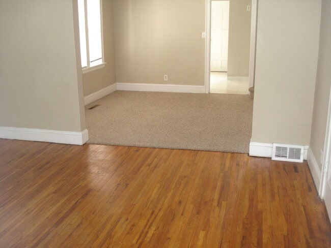 Building Photo - 400-402 Burr