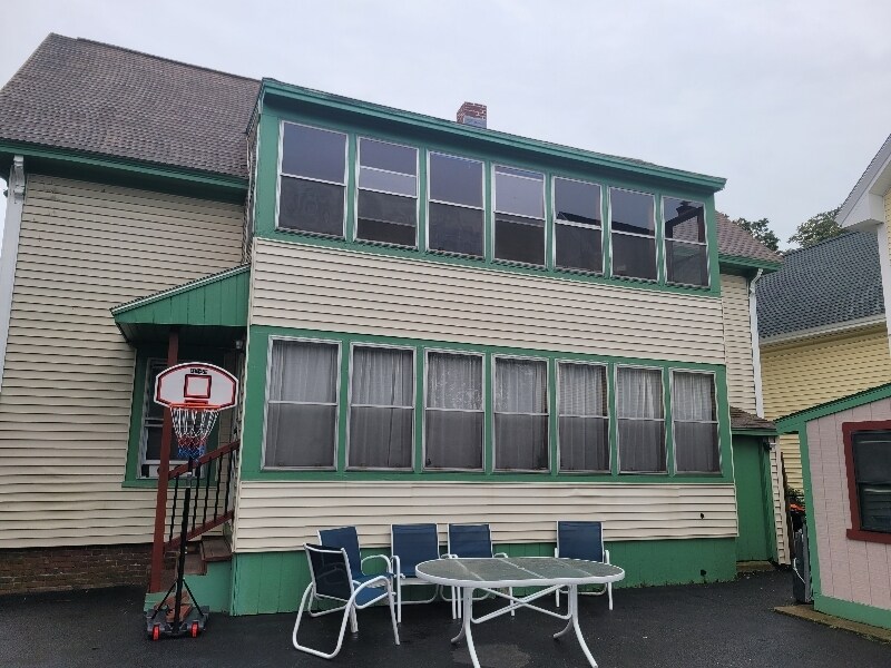 Building Photo - 560 Pine St