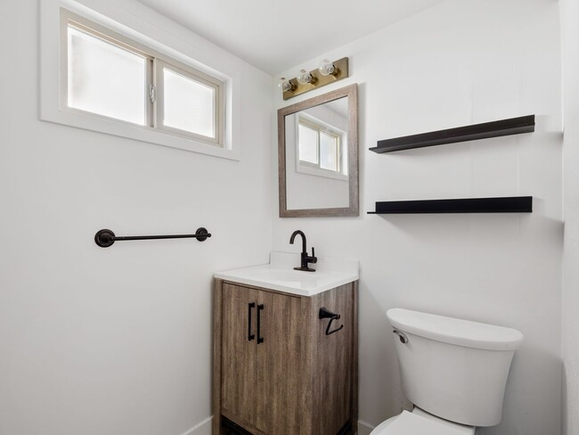 Building Photo - Beautiful home for rent!