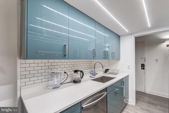 Building Photo - 11643 Stoneview Square