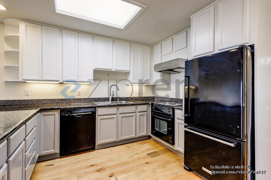 Building Photo - 18 Perego Terrace