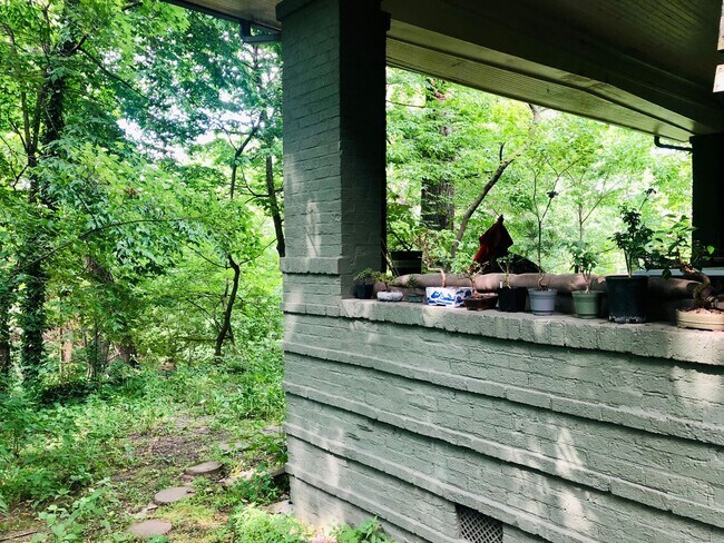 Building Photo - 2034 Iuka Ave