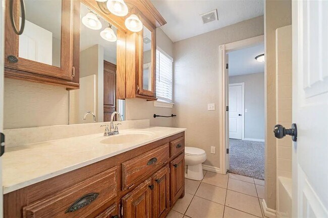 Building Photo - 1105 Kelsi Dr