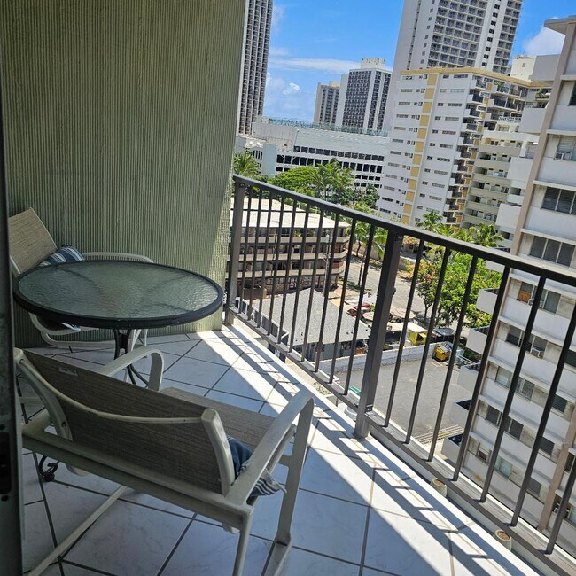 Building Photo - 2440 Kuhio Ave.