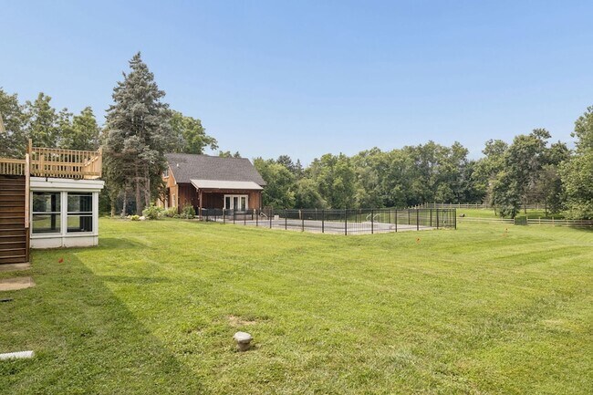 Building Photo - 1N480 Indian Knoll Rd