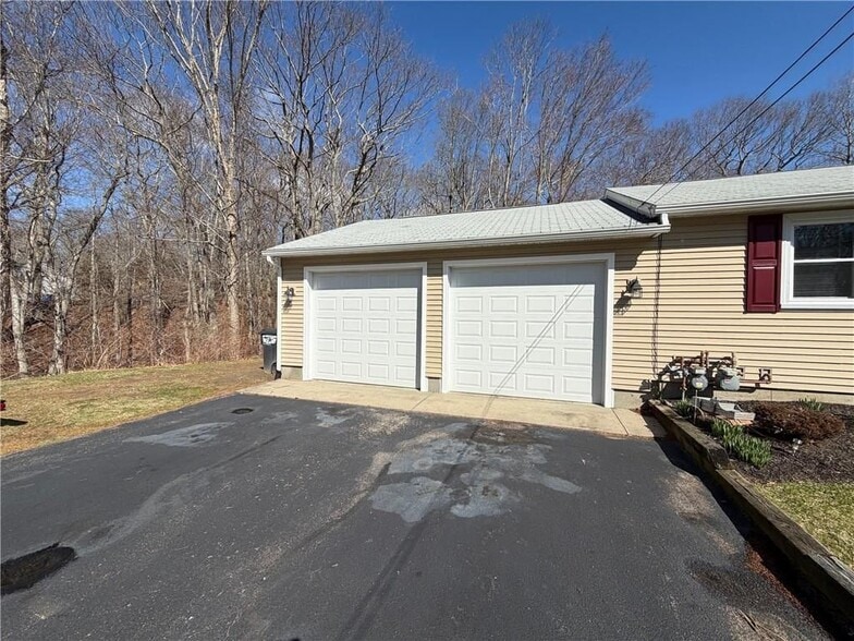 Building Photo - 209 Hatchery Rd