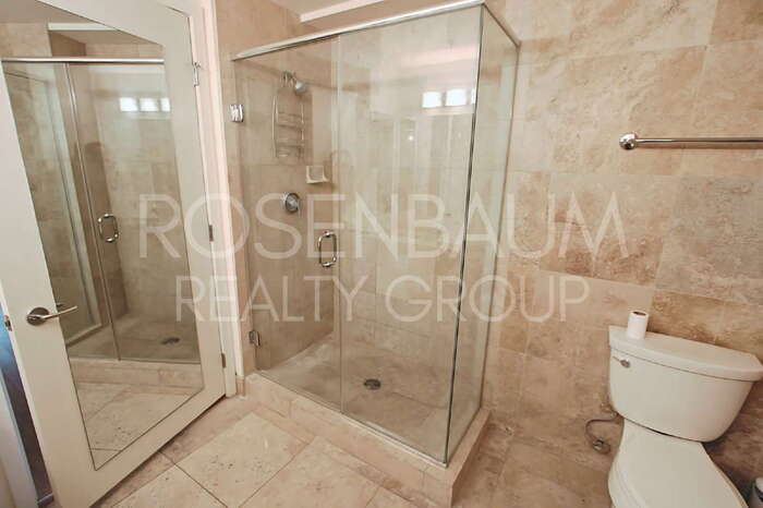 Building Photo - 7137 E Rancho Vista Dr