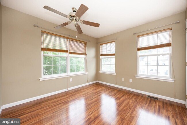 Building Photo - 2717 Fynamore Ln