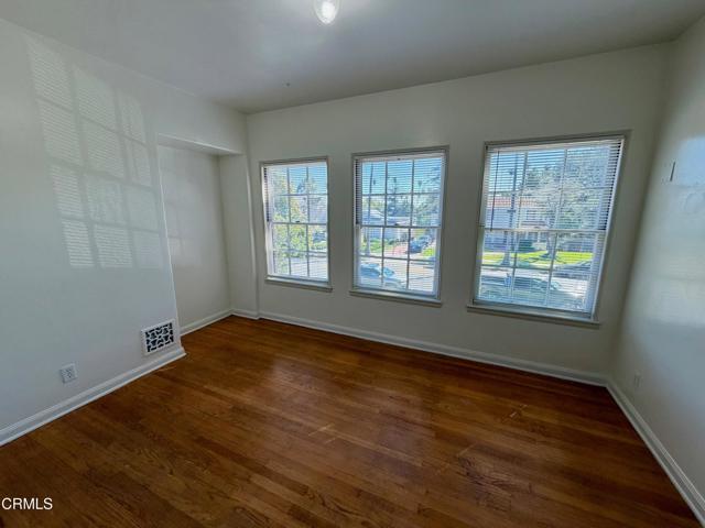 Building Photo - 1428 Oak St