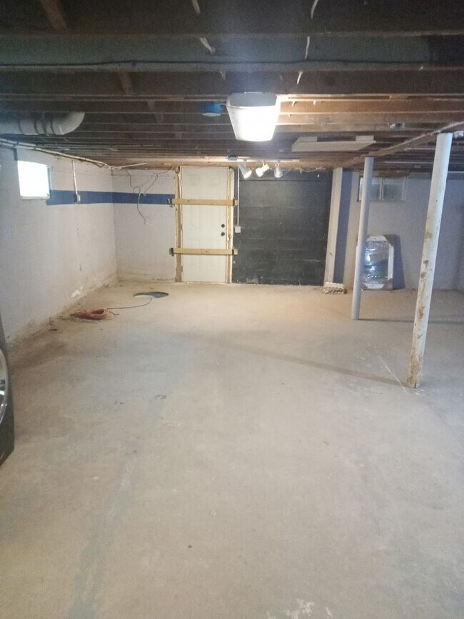 Building Photo - Beautiful Home in Swannanoa available now!