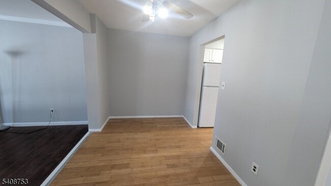 Building Photo - 104 Bluebird Dr