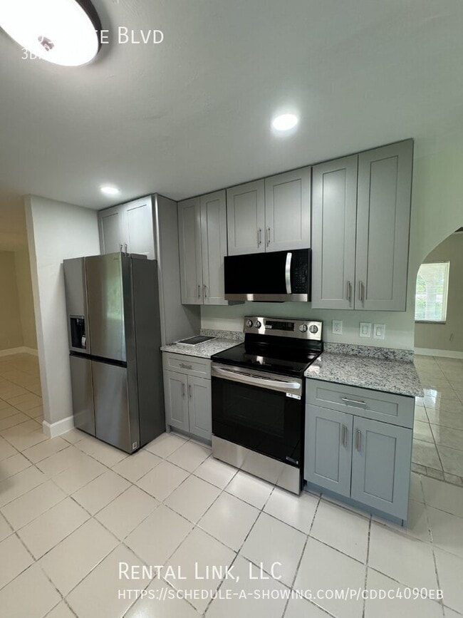 Building Photo - 5015 Lee Blvd