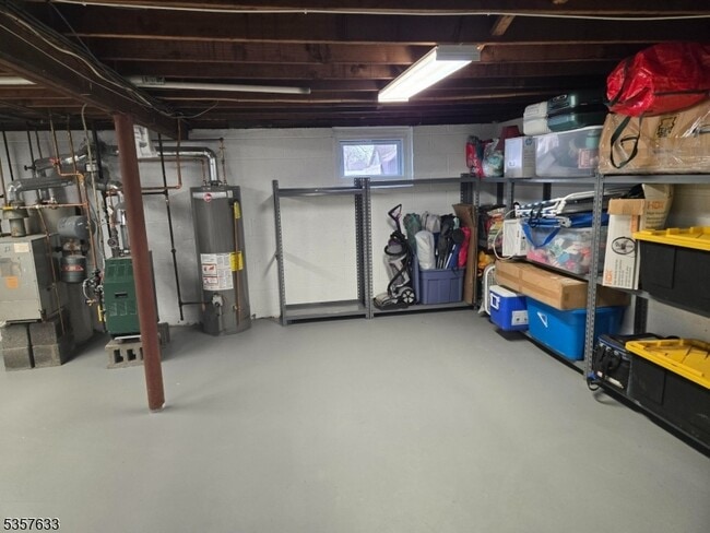 Building Photo - 305 Kennedy Dr