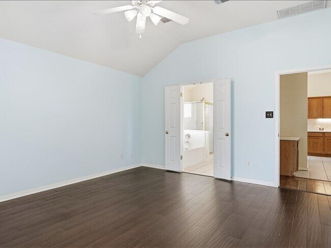 Building Photo - 1500 Ashberry Trail