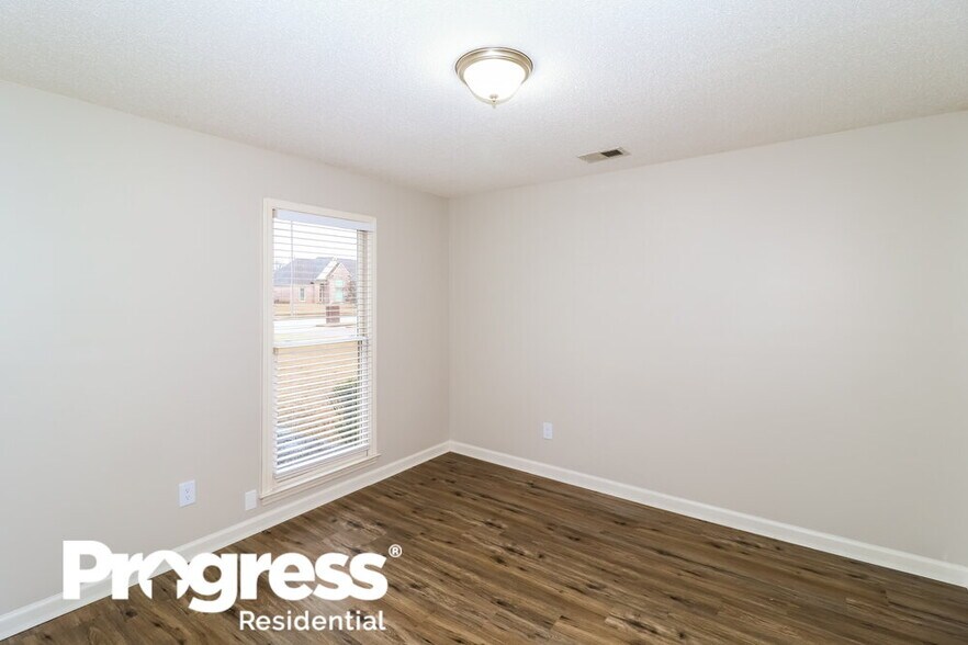 Building Photo - 6561 Karista St