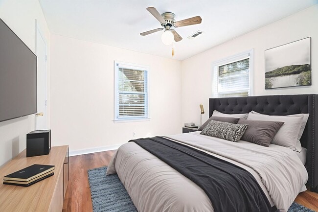 Building Photo - Cozy Living in Goose Creek!