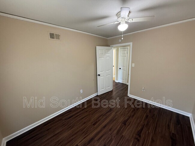 Building Photo - 1870 Corning Ave