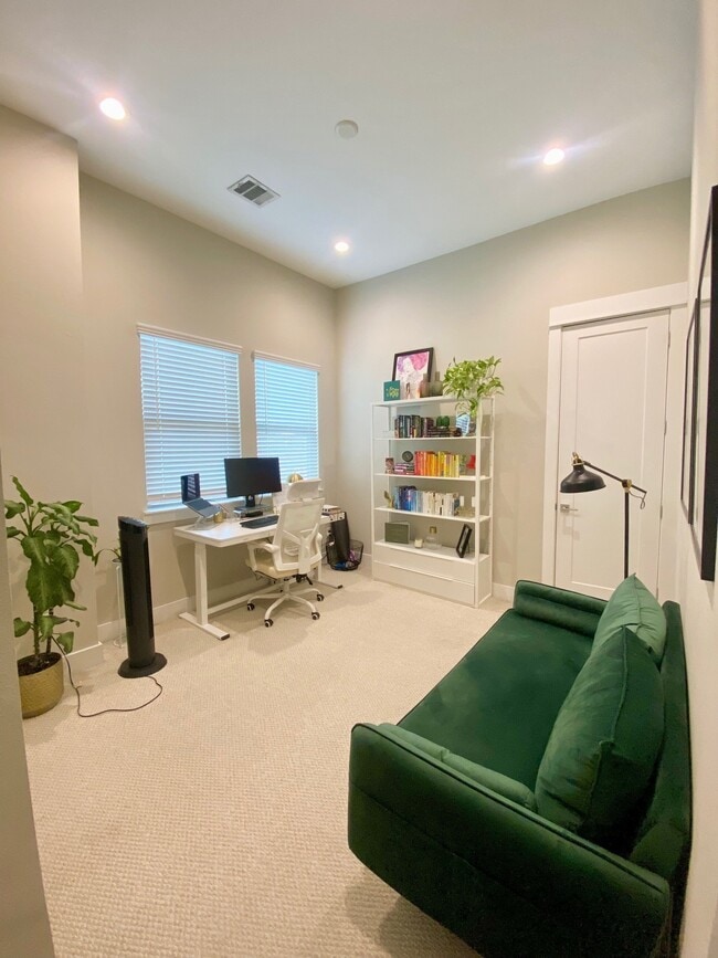 Building Photo - 1711 Freeman St