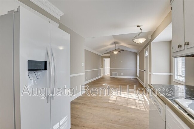 Building Photo - 238 Cavalier Dr