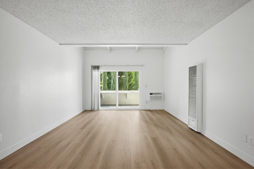 Unit 218 - VIVA Apartment Homes