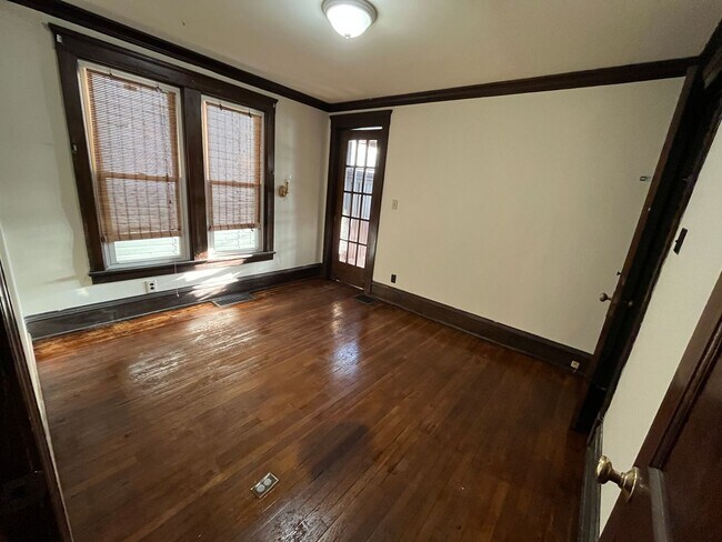 Building Photo - 896-900 Grove Street