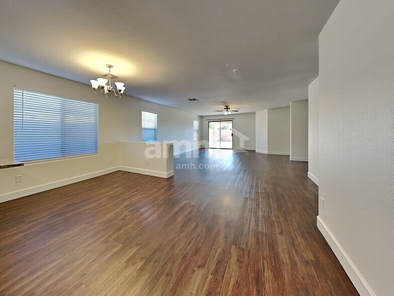 Building Photo - 12577 W Amelia Ave