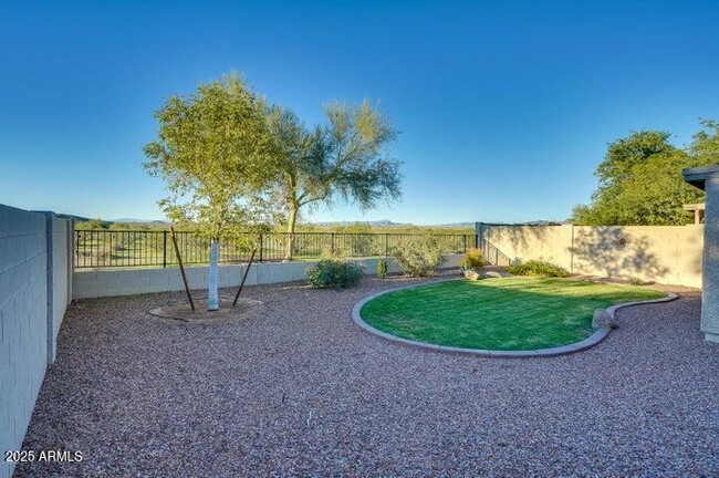 Building Photo - 2938 E Quiet Hollow Ln