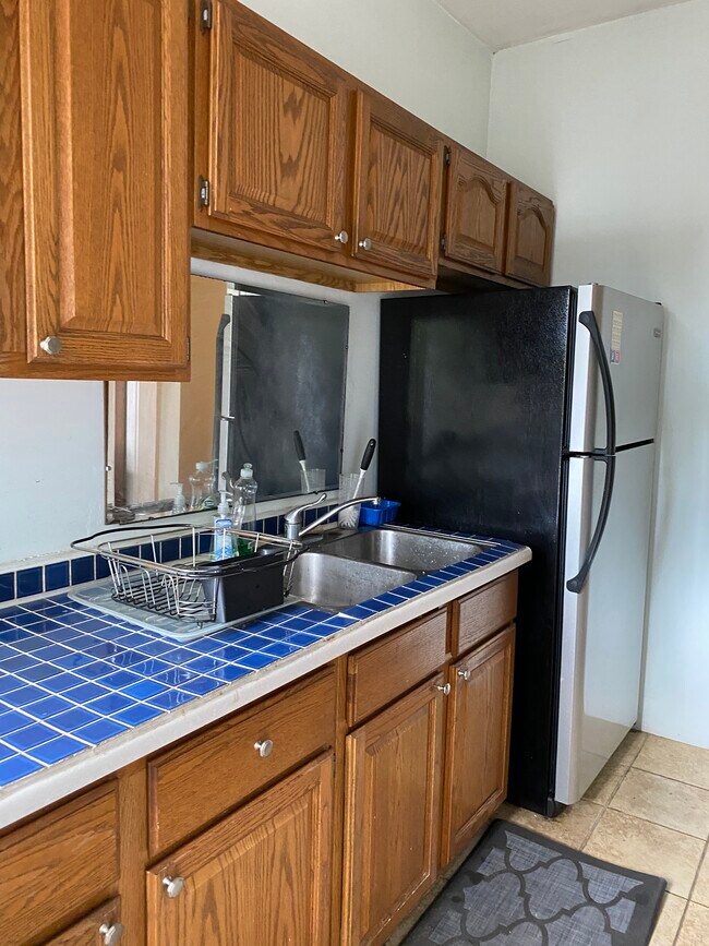 Building Photo - 2318 Eldridge St