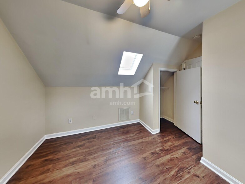 Building Photo - 3700 Whitley Ct