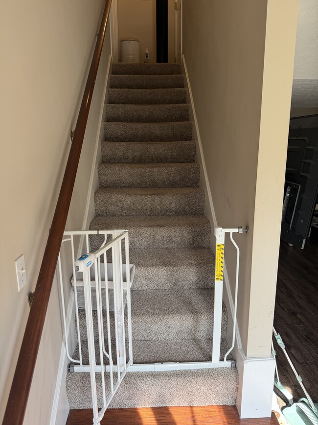 Building Photo - 275 Lost River Ln