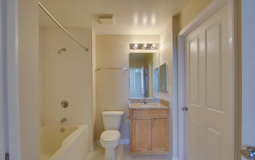 Building Photo - 414 Water St